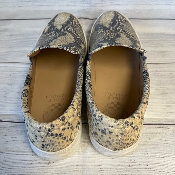 Vince Camuto Korli Snakeskin slip on - Picture 8 of 15